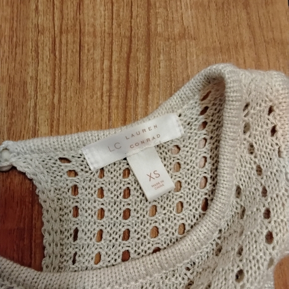 LC Lauren Conrad Cream Knit Lace Hem Cold‑Shoulder Asymmetrical Tunic – Size XS - Picture 3 of 7